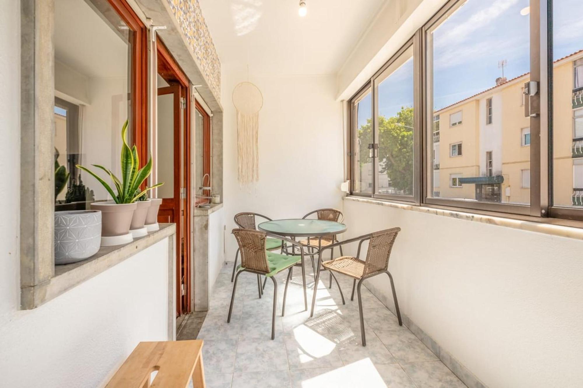 Guestready -Beachside Apt Near Praia De Carcavelos Parede Luaran gambar